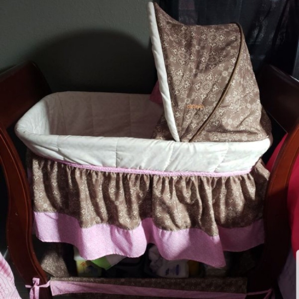 Wood bassinet